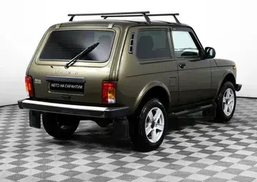 Lada Niva Legend