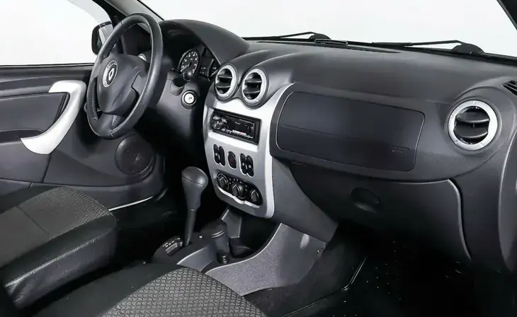 Renault Sandero - Фото 9