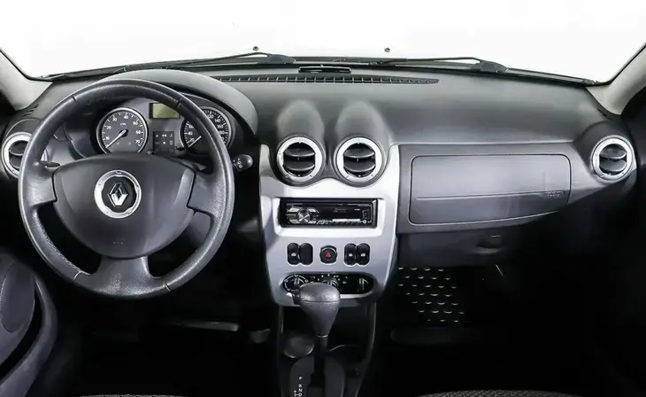 Renault Sandero - Фото 10