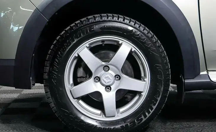 Renault Sandero - Фото 8