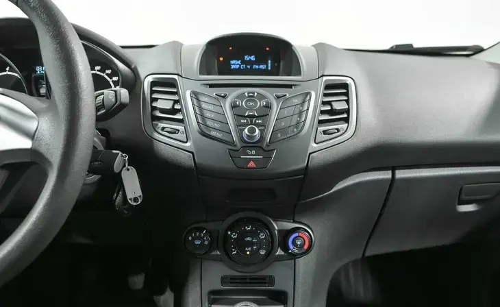 Ford Fiesta - Фото 6