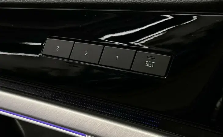 Volkswagen Touareg - Фото 14