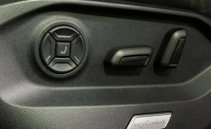 Volkswagen Touareg - Фото 15