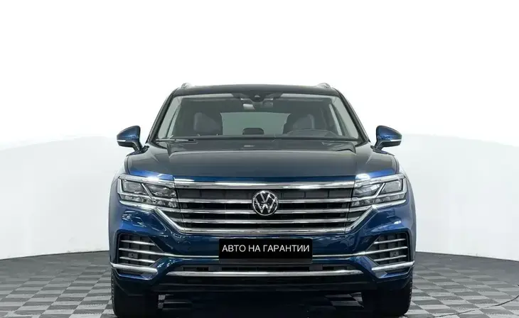 Volkswagen Touareg - Фото 1