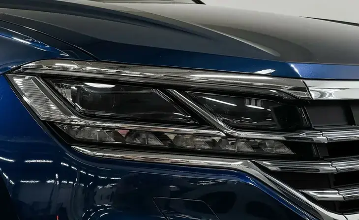 Volkswagen Touareg - Фото 4