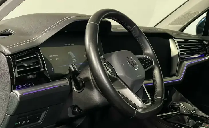 Volkswagen Touareg - Фото 6