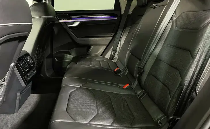 Volkswagen Touareg - Фото 8