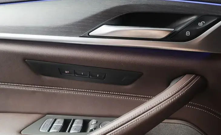 BMW 5 серии - Фото 17
