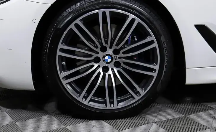 BMW 5 серии - Фото 6