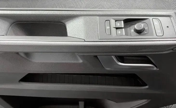 Volkswagen Multivan - Фото 19