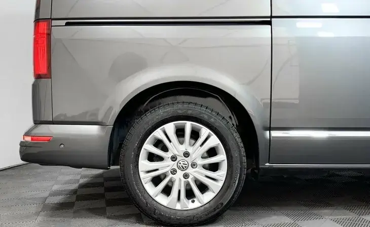 Volkswagen Multivan - Фото 5