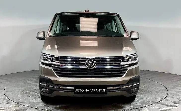 Volkswagen Multivan - Фото 1