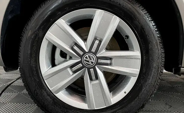 Volkswagen Multivan - Фото 4