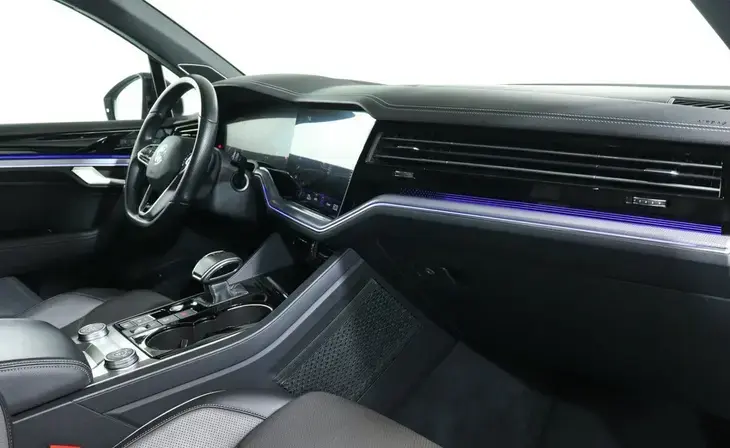 Volkswagen Touareg - Фото 6