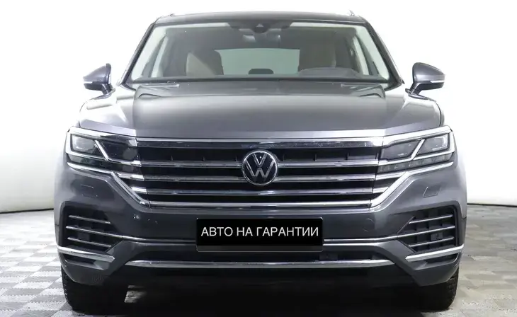 Volkswagen Touareg - Фото 1