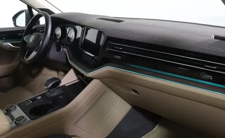 Volkswagen Touareg - Фото 6