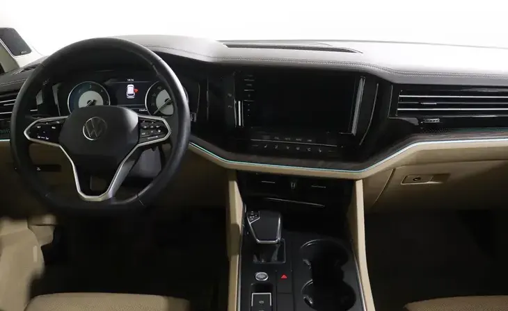 Volkswagen Touareg - Фото 7