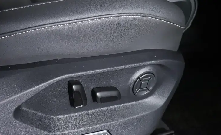 Volkswagen Touareg - Фото 15