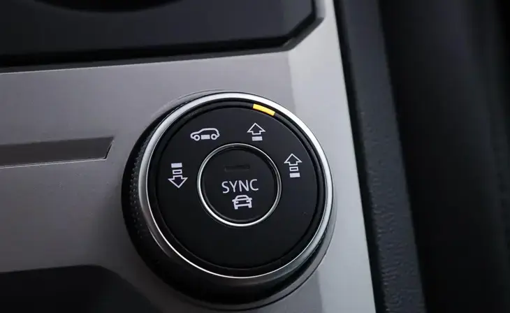 Volkswagen Touareg - Фото 17