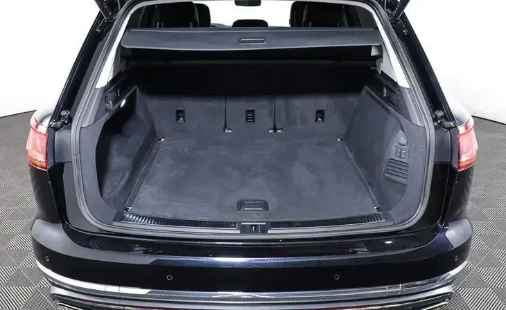 Volkswagen Touareg - Фото 5