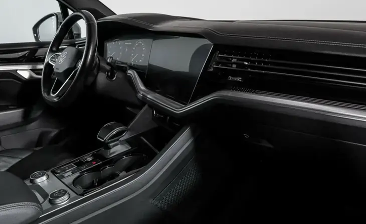 Volkswagen Touareg - Фото 6