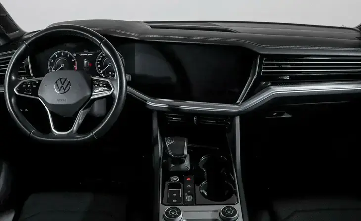 Volkswagen Touareg - Фото 7