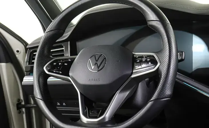 Volkswagen Touareg - Фото 10