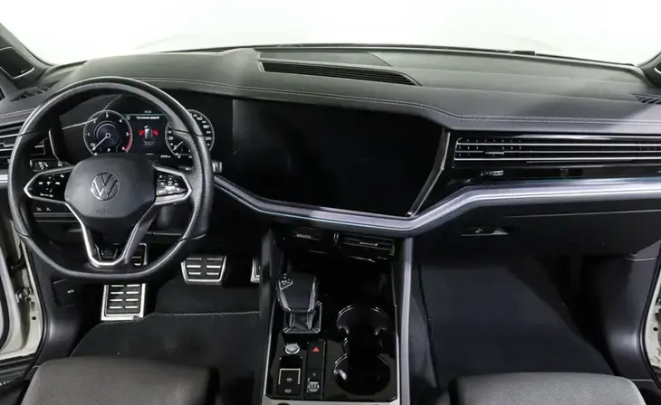 Volkswagen Touareg - Фото 8