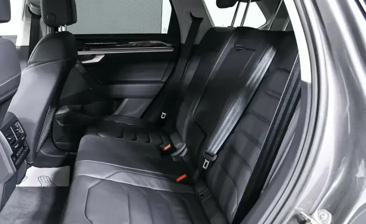 Volkswagen Touareg - Фото 9