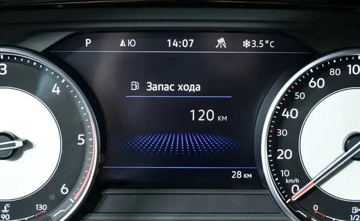Volkswagen Touareg - Фото 10
