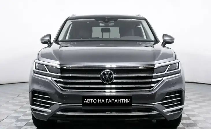 Volkswagen Touareg - Фото 1