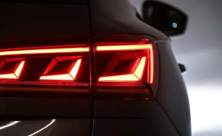 Volkswagen Touareg - Фото 4