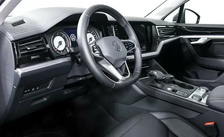 Volkswagen Touareg - Фото 6