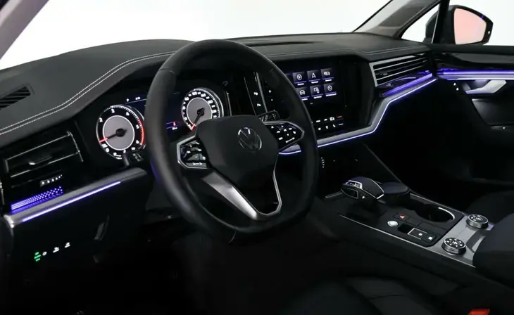 Volkswagen Touareg - Фото 8
