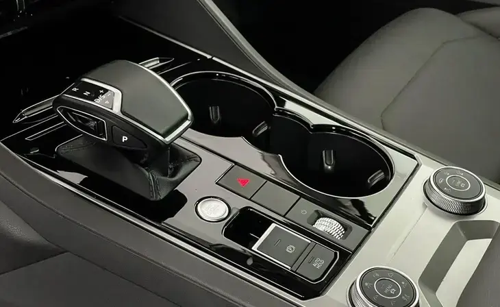 Volkswagen Touareg - Фото 11