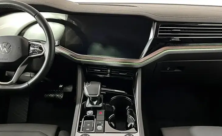 Volkswagen Touareg - Фото 6