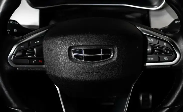 Geely Coolray - Фото 12