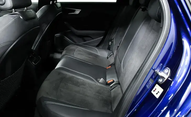 Audi A4 - Фото 11