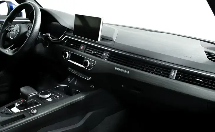 Audi A4 - Фото 8
