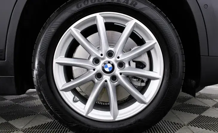 BMW X1 - Фото 2