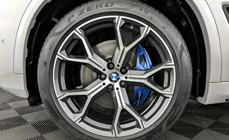 BMW X5 - Фото 1