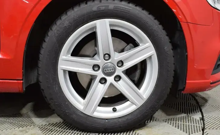 Audi A3 - Фото 6