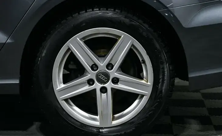 Audi A3 - Фото 6