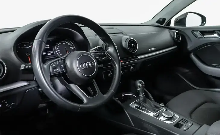 Audi A3 - Фото 6