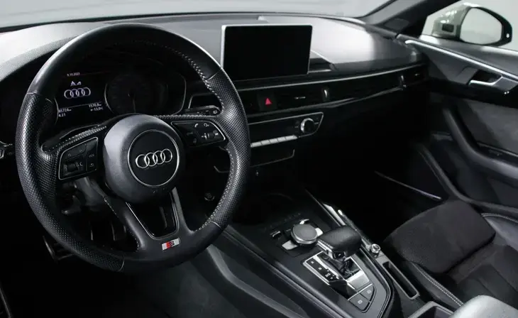 Audi A4 - Фото 11