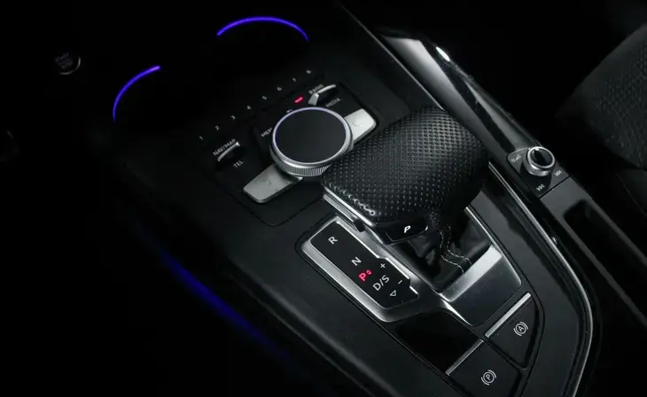 Audi A4 - Фото 13