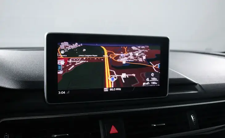Audi A4 - Фото 17
