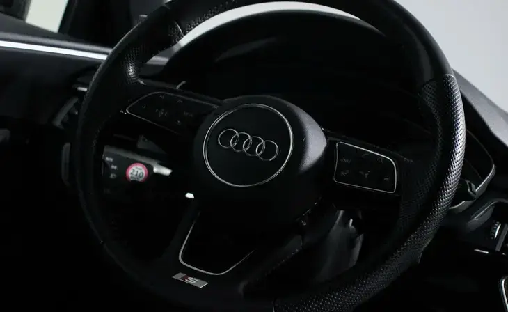 Audi A4 - Фото 23