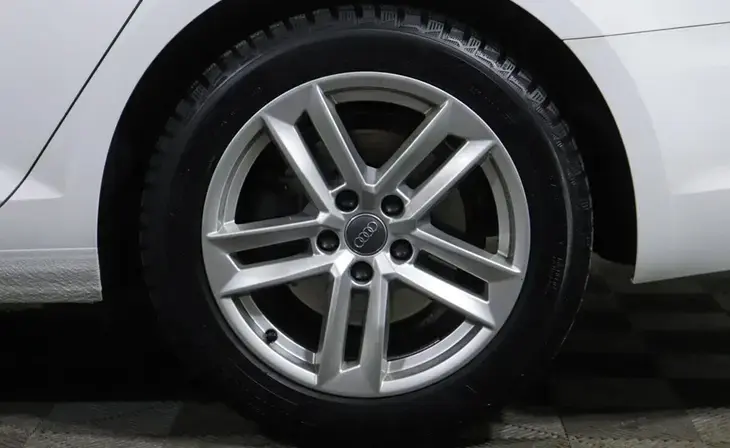 Audi A4 - Фото 4