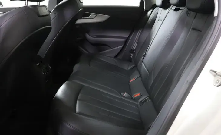 Audi A4 - Фото 7